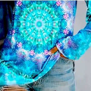 BRAND NEW 5XL Women's Plus Size Graphic Long Sleeve V Neck Slight Stretch Top.